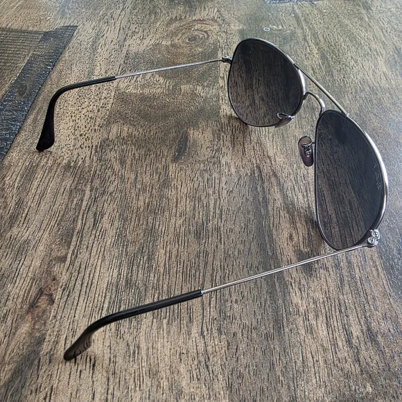 Ray-Ban Polorized Aviator Sunglasses With Blue Tint RB 3025 Authentic - Picture 13 of 15